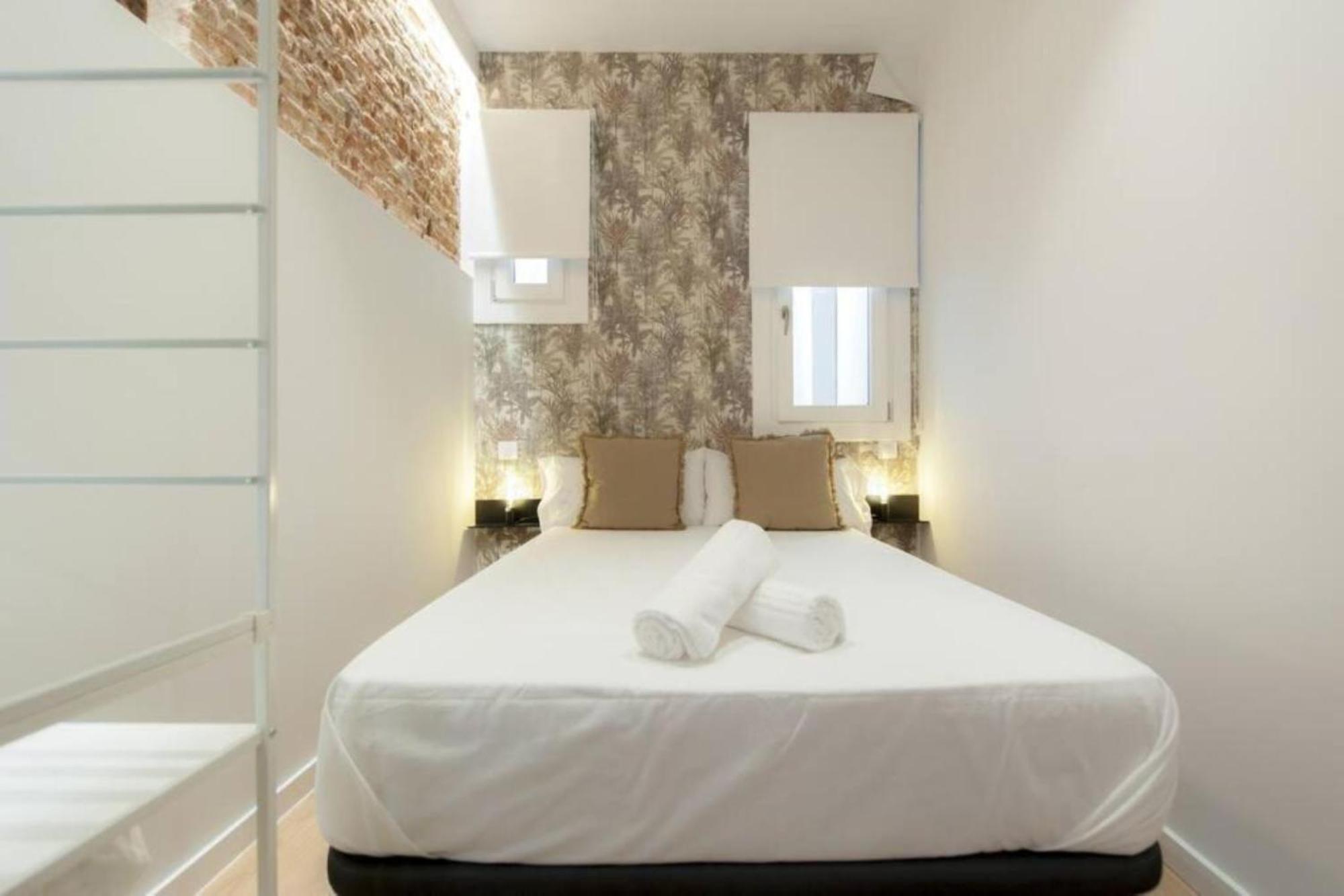 Apartamentos En La Latiina Madrid Bagian luar foto
