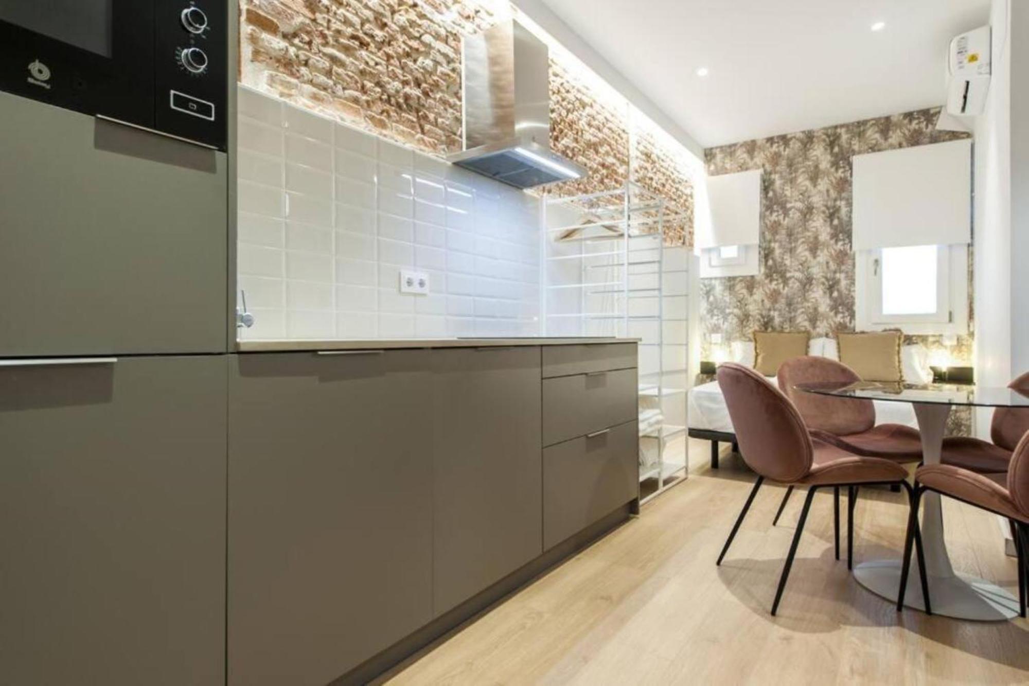 Apartamentos En La Latiina Madrid Bagian luar foto
