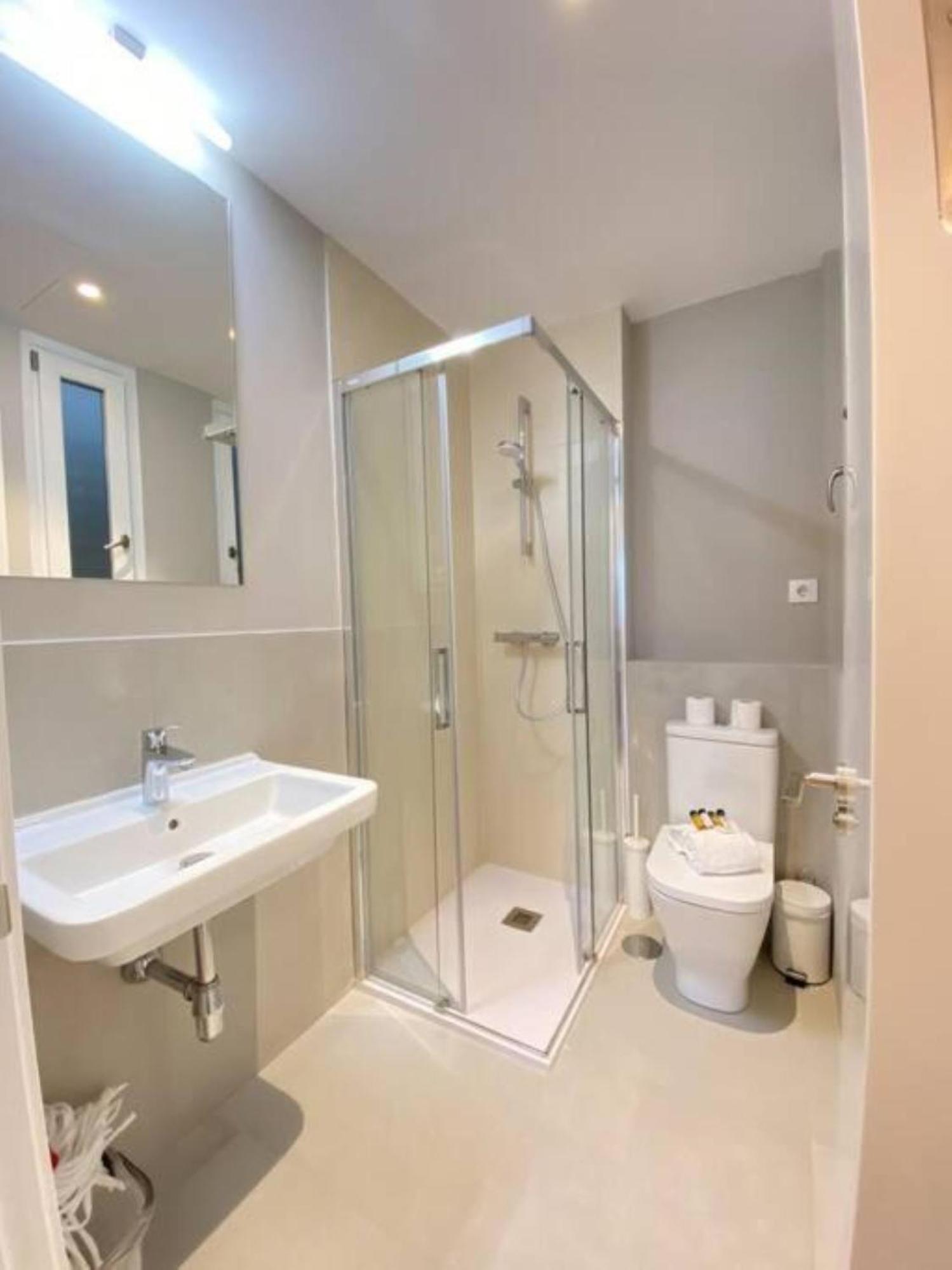 Apartamentos En La Latiina Madrid Bagian luar foto