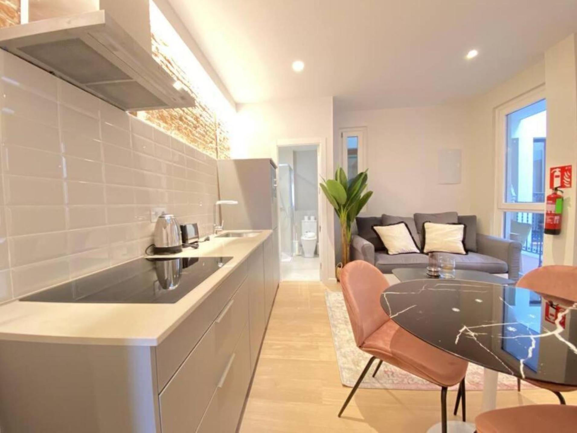Apartamentos En La Latiina Madrid Bagian luar foto