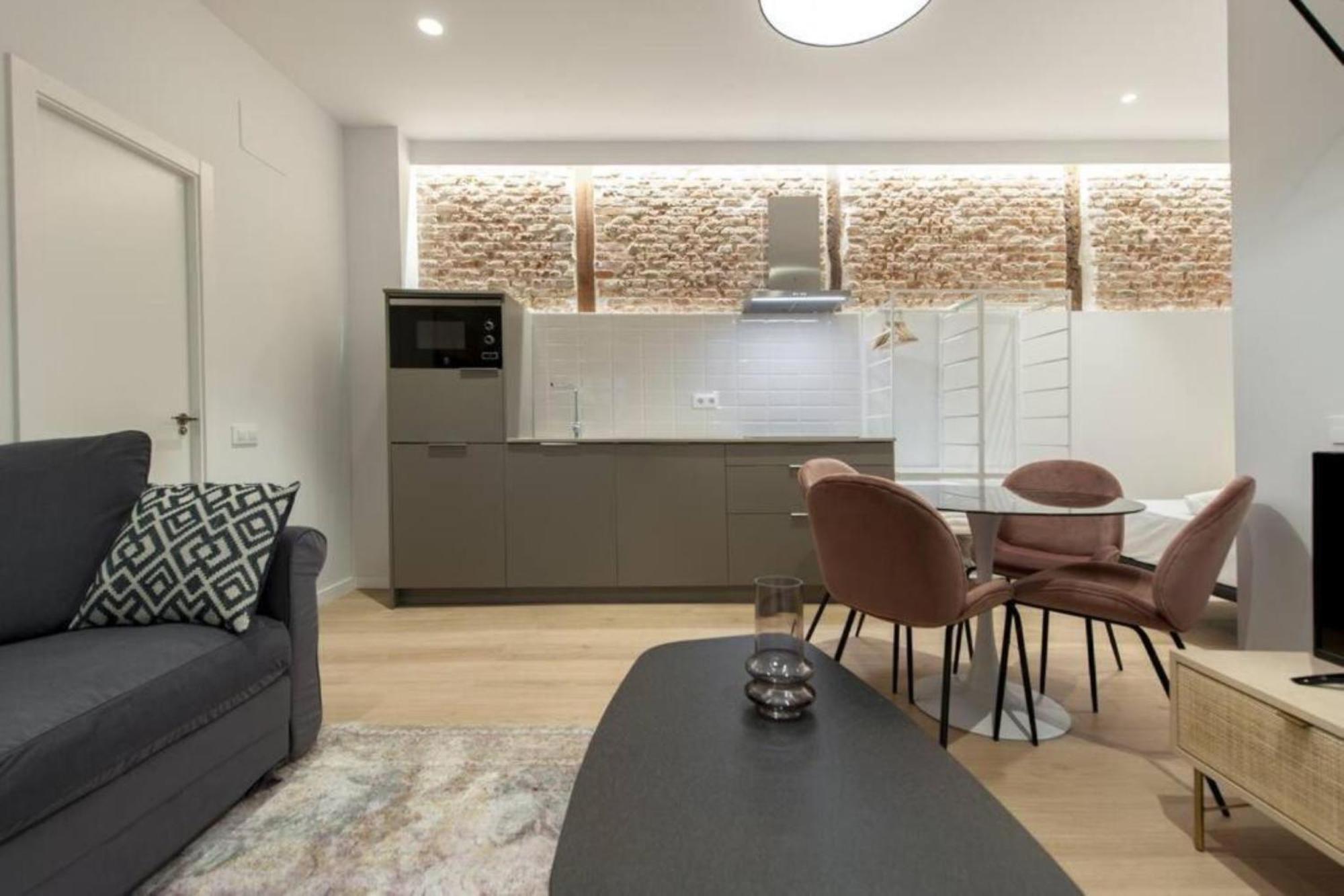 Apartamentos En La Latiina Madrid Bagian luar foto